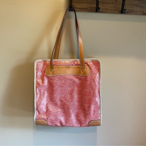 FOSSIL Key Per PVC Coated Red and Grey Shoulder Tote Bag - Picture 2 of 6